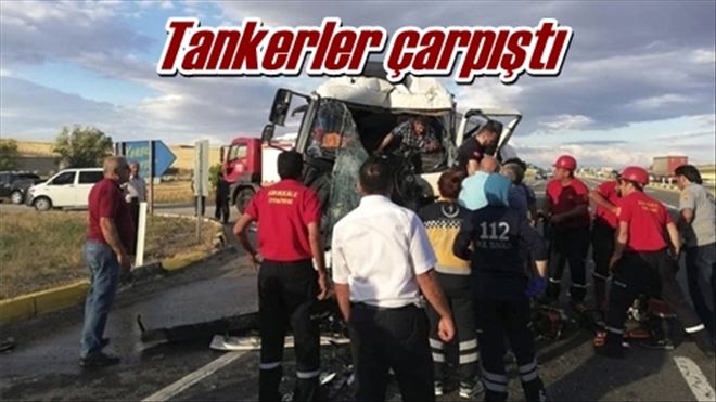 Tankerler çarpıştı