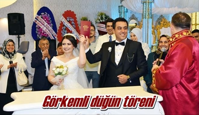 Görkemli düğün töreni