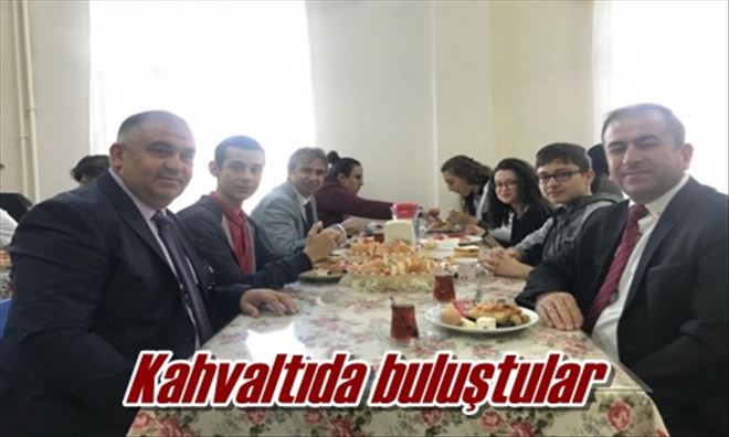 Kahvaltıda buluştular