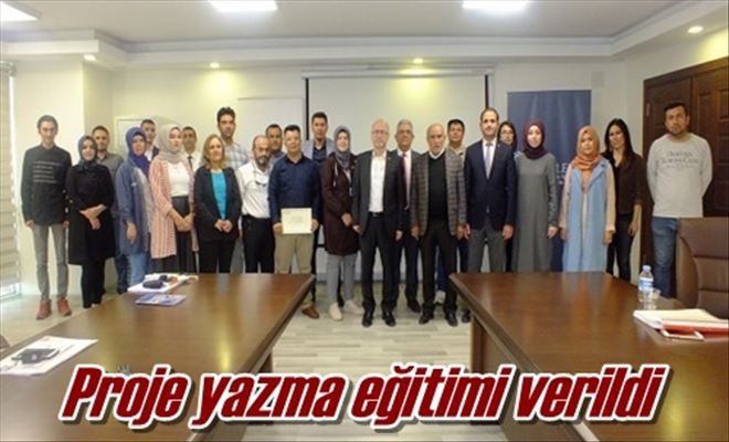 Proje yazma eğitimi verildi