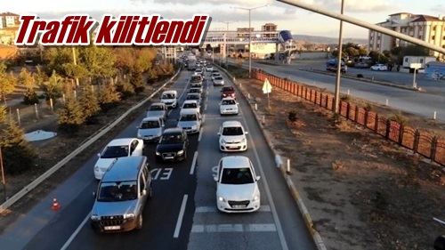 Trafik kilitlendi