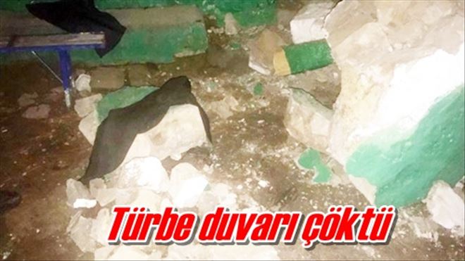 Türbe duvarı çöktü