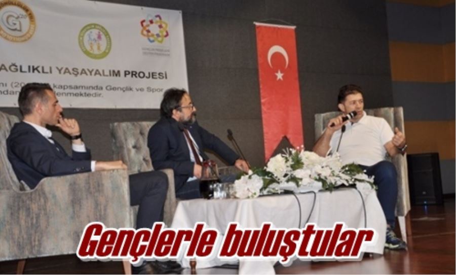 Gençlerle buluştular