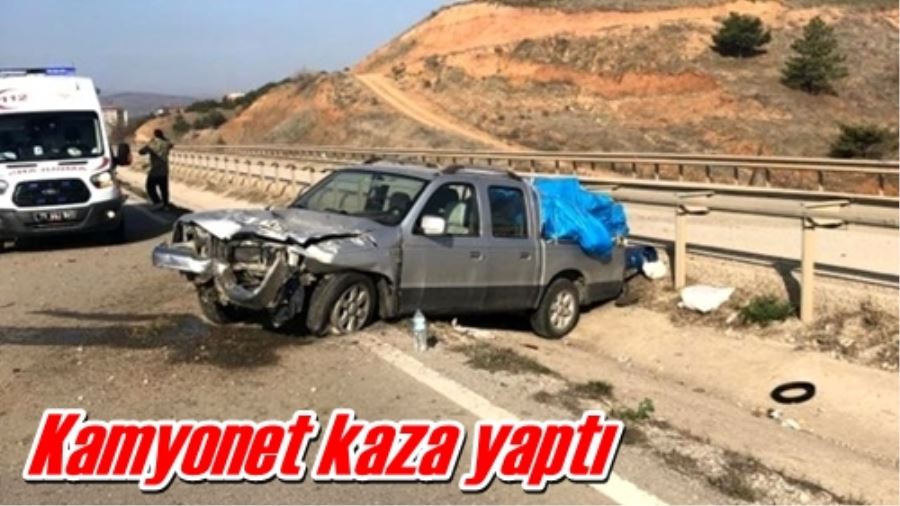 Kamyonet kaza yaptı