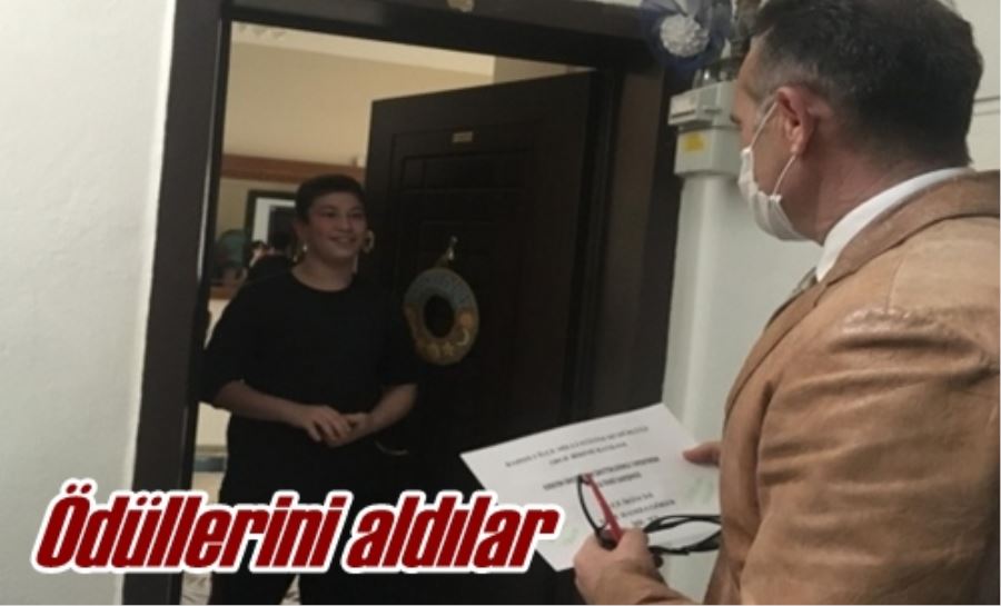 Ödüllerini aldılar