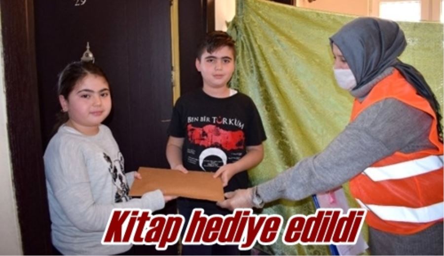 Kitap hediye edildi