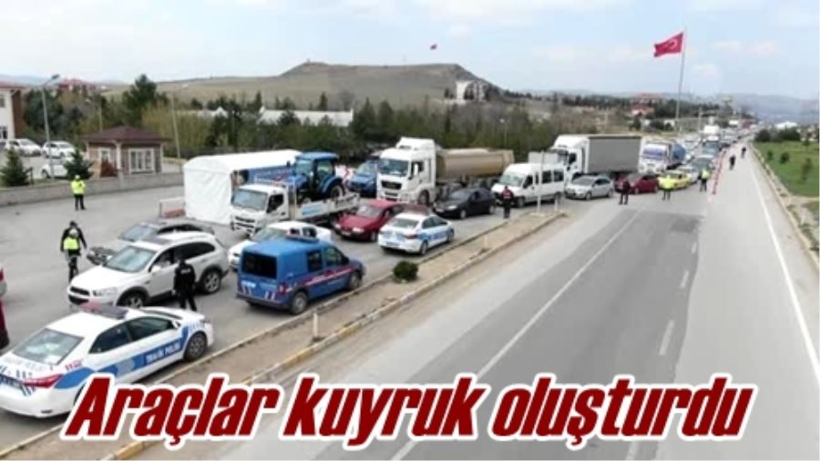 Araçlar kuyruk oluşturdu