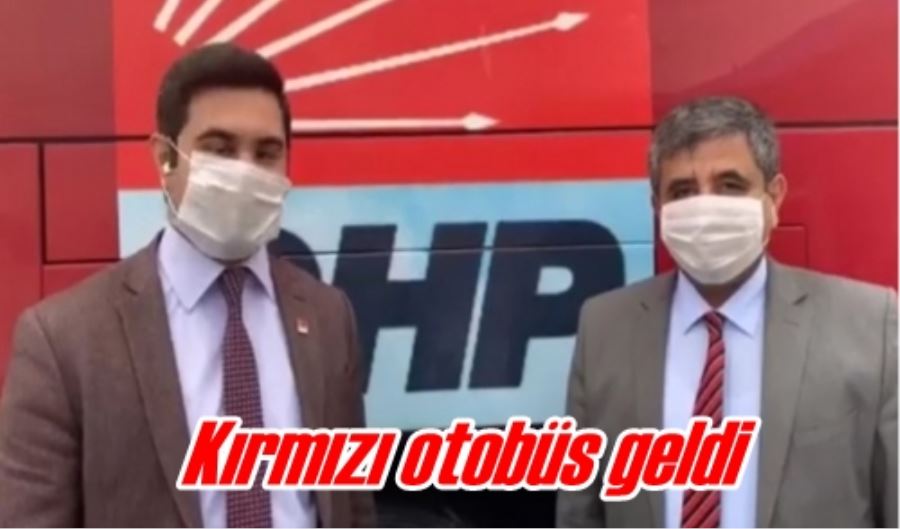 Kırmızı otobüs geldi