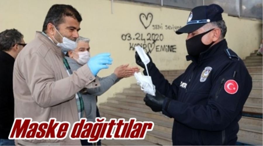 Maske dağıttılar