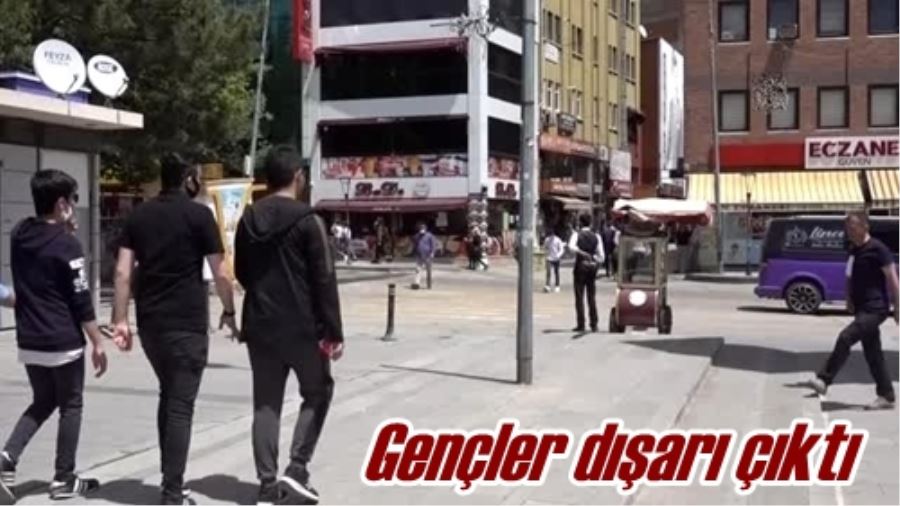 Gençler dışarı çıktı