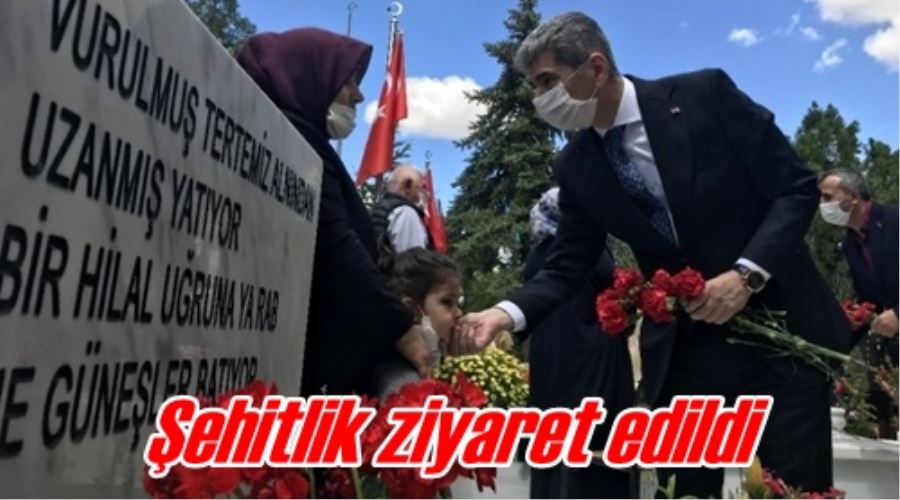 Şehitlik ziyaret edildi