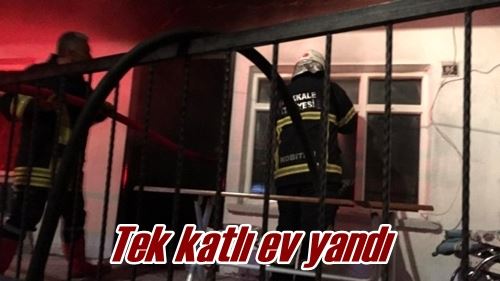 Tek katlı ev yandı