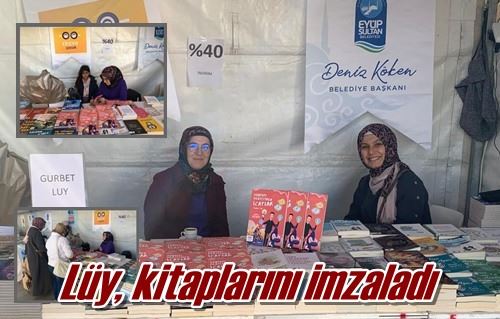 Lüy, kitaplarını imzaladı