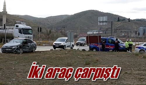 İki araç çarpıştı