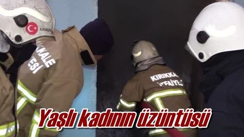 Yaşlı kadının üzüntüsü