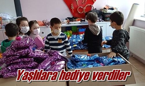 Yaşlılara hediye verdiler