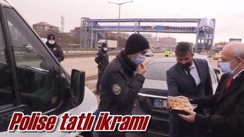 Polise tatlı ikramı