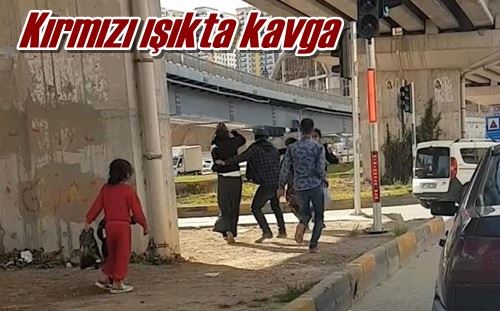 Kırmızı ışıkta kavga