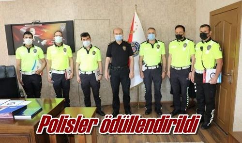 Polisler ödüllendirildi