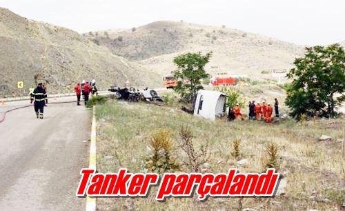 Tanker parçalandı