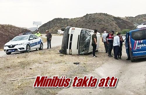 Minibüs takla attı