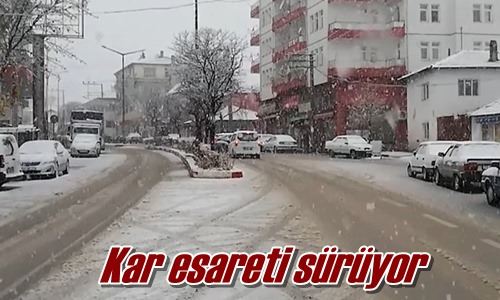 Kar esareti sürüyor