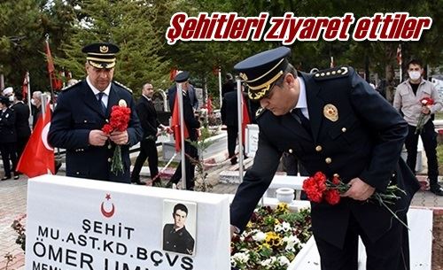 Şehitleri ziyaret ettiler