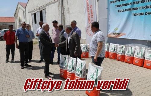 Çiftçiye tohum verildi
