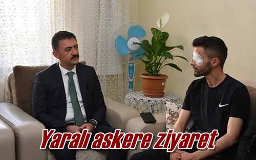 Yaralı askere ziyaret