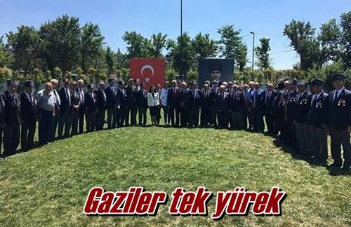 Gaziler tek yürek