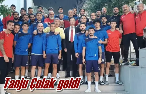 Tanju Çolak geldi