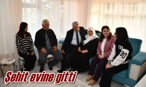 Şehit evine gitti