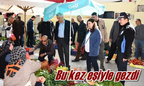 Bu kez eşiyle gezdi