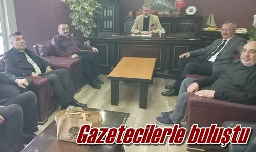 Gazetecilerle buluştu