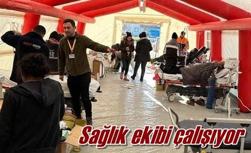 Sağlık ekibi çalışıyor