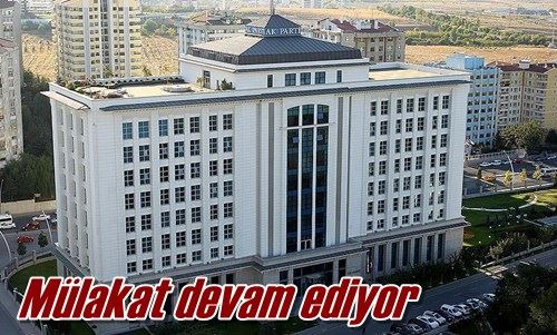 Mülakat devam ediyor