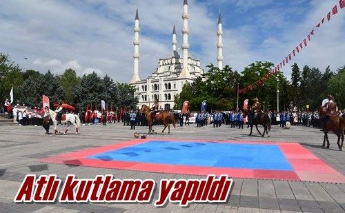 Atlı kutlama yapıldı