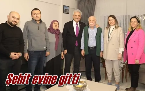 Şehit evine gitti