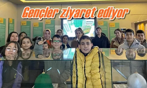Gençler ziyaret ediyor