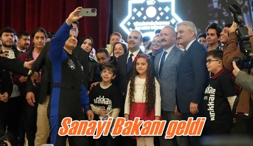 Sanayi Bakanı geldi