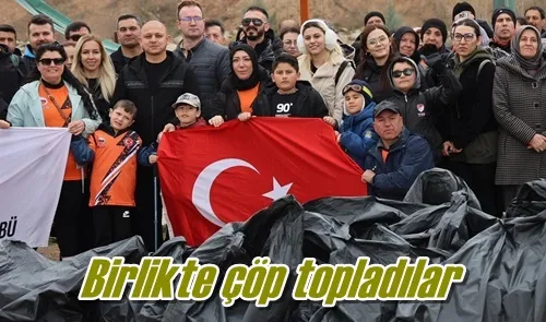 Birlikte çöp topladılar
