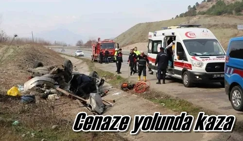 Cenaze yolunda kaza