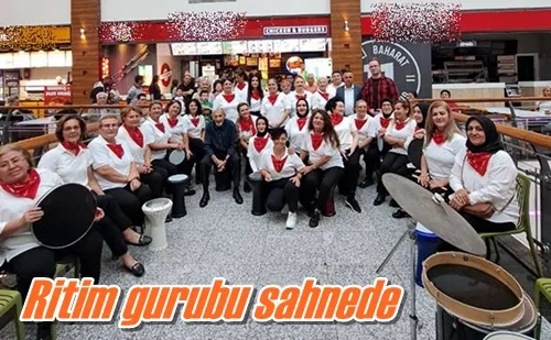 Ritim gurubu sahnede