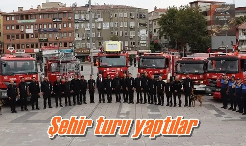 Şehir turu yaptılar