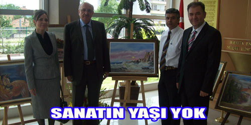 İlk Kişisel Sergisini Açtı