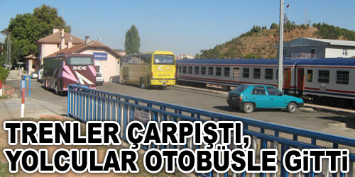 Trenler Çarpıştı: 4 Yaralı