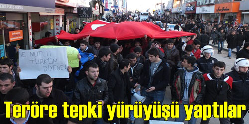 Teröre tepki gösterdiler