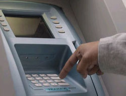 Bankamatikte Emekli Maaşını Unuttu