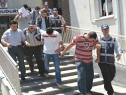 Akaryakıt İşi Polislere Takıldı
