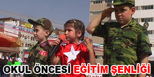 Minikler Büyük Alkış Topladı